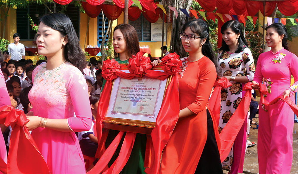 Trường THCS Trương Gia Mô đạt chuẩn quốc gia
