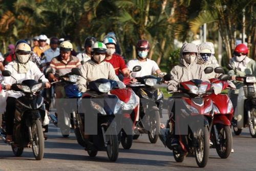 Bắc Bộ ngày nắng, Nam Bộ có mưa dông