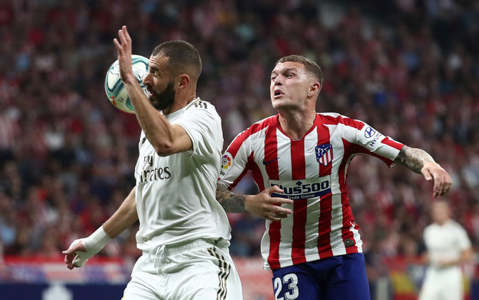 Đại chiến Madrid nhạt nhòa, Barcelona trở lại đường đua