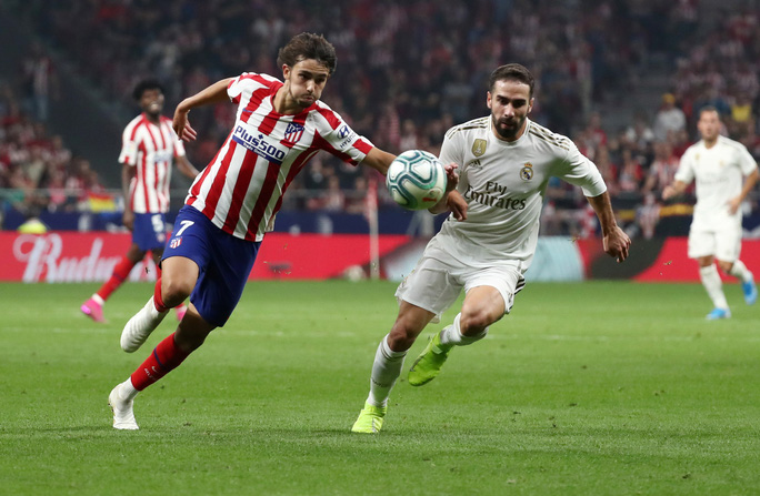 Đại chiến Madrid nhạt nhòa, Barcelona trở lại đường đua