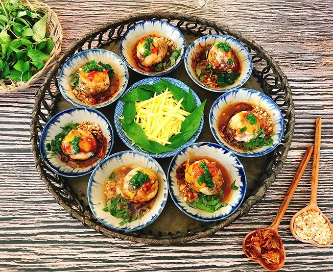 Trứng vịt lộn nướng chua cay