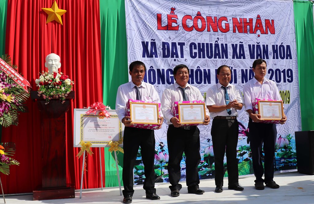 Xã Bình Thạnh Đông đạt chuẩn văn hóa nông thôn mới