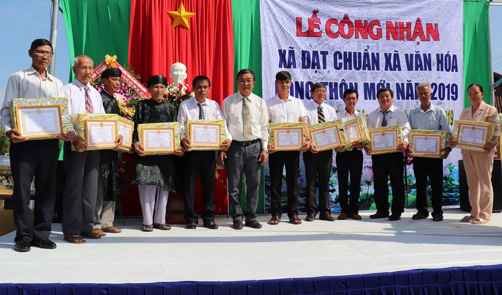 Xã Bình Thạnh Đông đạt chuẩn văn hóa nông thôn mới