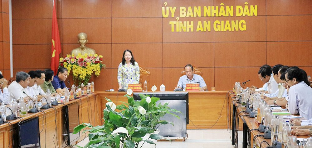 Kiến nghị nhiều vấn đề liên quan đến phát triển kinh tế - xã hội tỉnh Kiến nghị nhiều vấn đề liên quan đến phát triển kinh tế - xã hội tỉnh