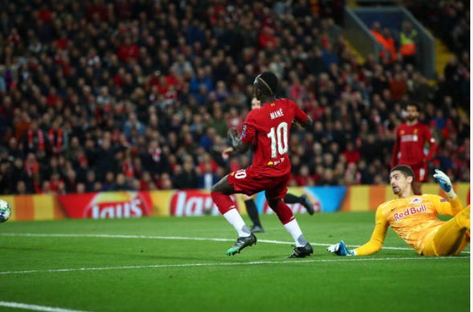 Công làm thủ phá, Liverpool thắng nghẹt thở trong trận cầu 7 bàn