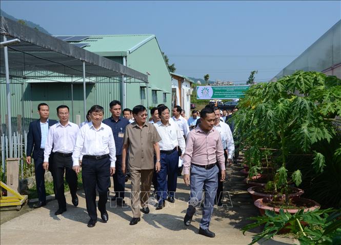 Thủ tướng Lào kết thúc tốt đẹp chuyến thăm chính thức Việt Nam