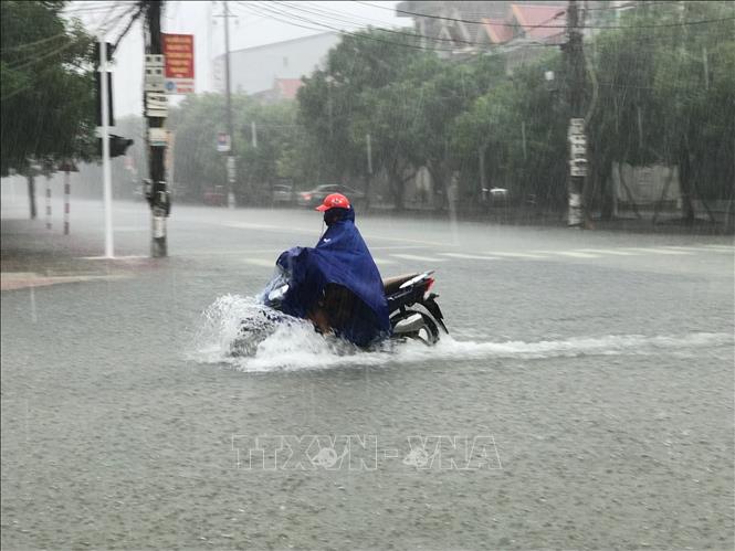 Đêm 4-10, Bắc Bộ và Bắc Trung Bộ tiếp tục mưa dông