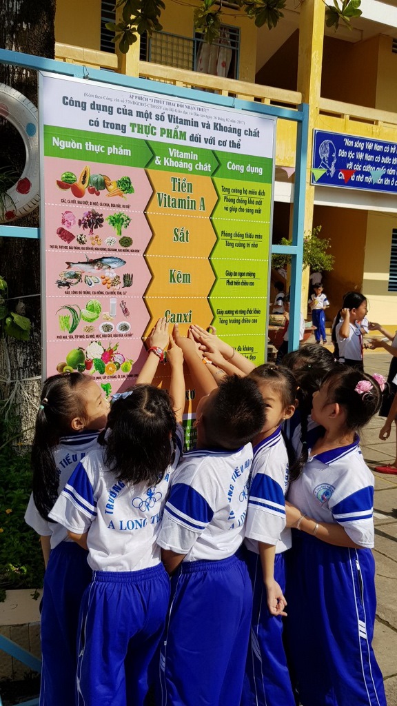Trường Tiểu học bán trú “A” Long Thạnh đẩy mạnh cải thiện chất lượng bữa ăn học đường