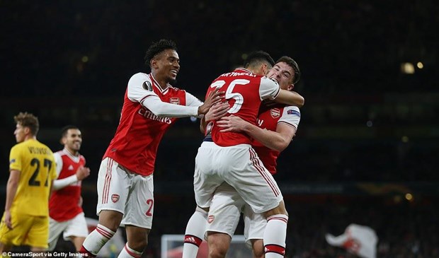Kết quả: Arsenal thắng tưng bừng, M.U 'bất lực' trên đất Hà Lan