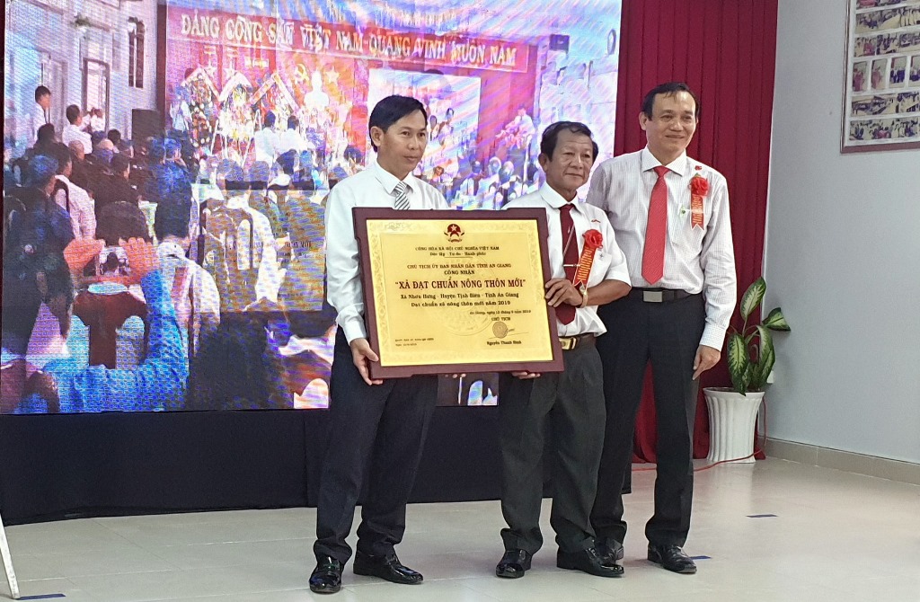 Xã Anh hùng Nhơn Hưng đạt chuẩn nông thôn mới