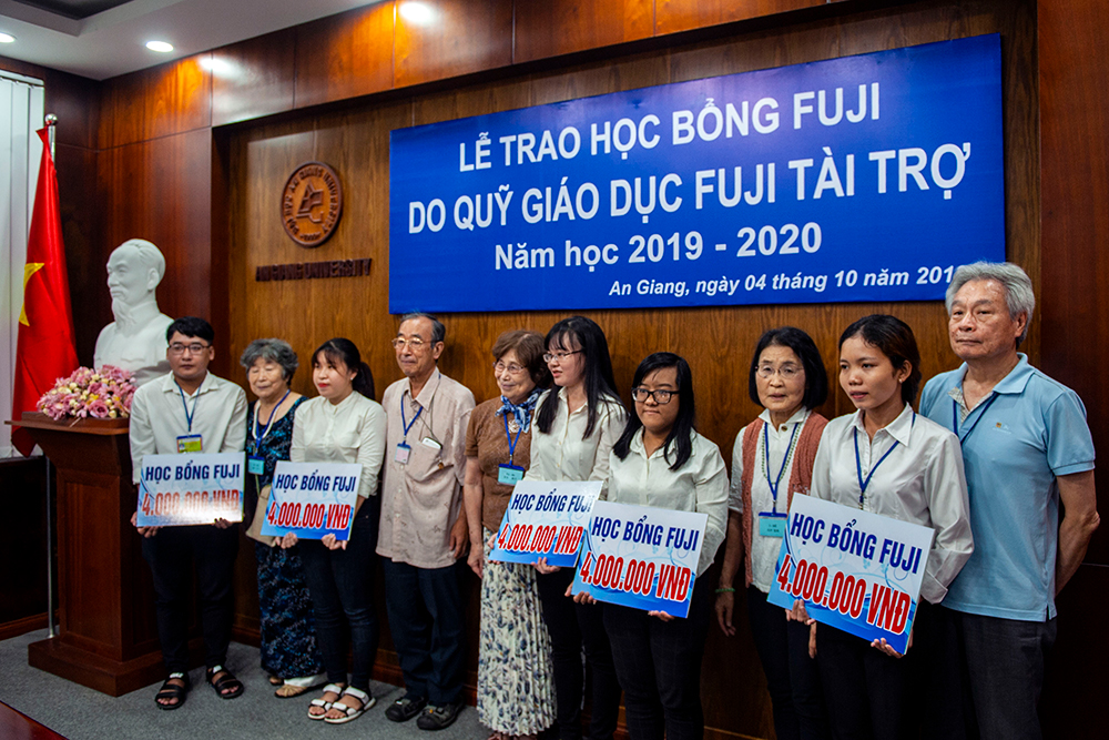 Trường Đại học An Giang trao học bổng Fuji năm học 2019- 2020 Trường Đại học An Giang: Tổ chức lễ trao học bổng Fuji năm học 2019- 2020