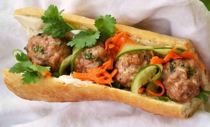 Bánh mì xíu mại, món ăn dễ ghiền