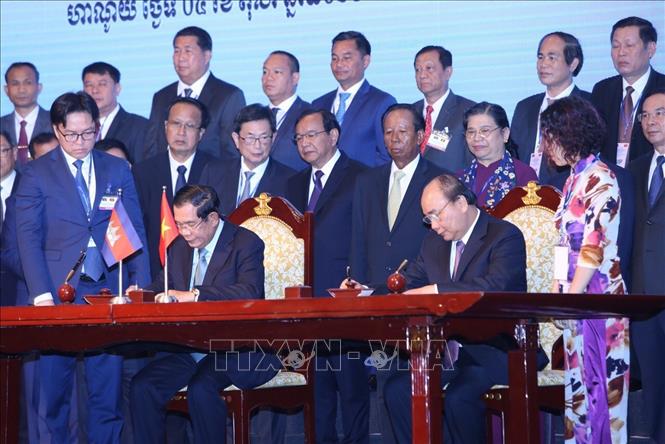 Thủ tướng Việt Nam - Campuchia đồng chủ trì Hội nghị tổng kết cắm mốc biên giới trên đất liền hai nước