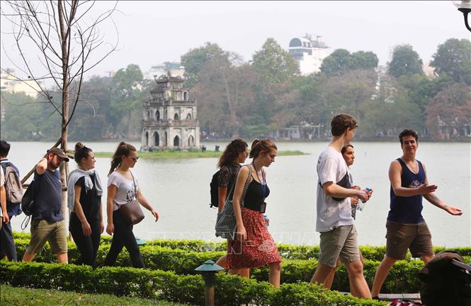 Bắc Bộ, Trung Bộ nắng ráo, Nam Bộ vẫn duy trì mưa dông