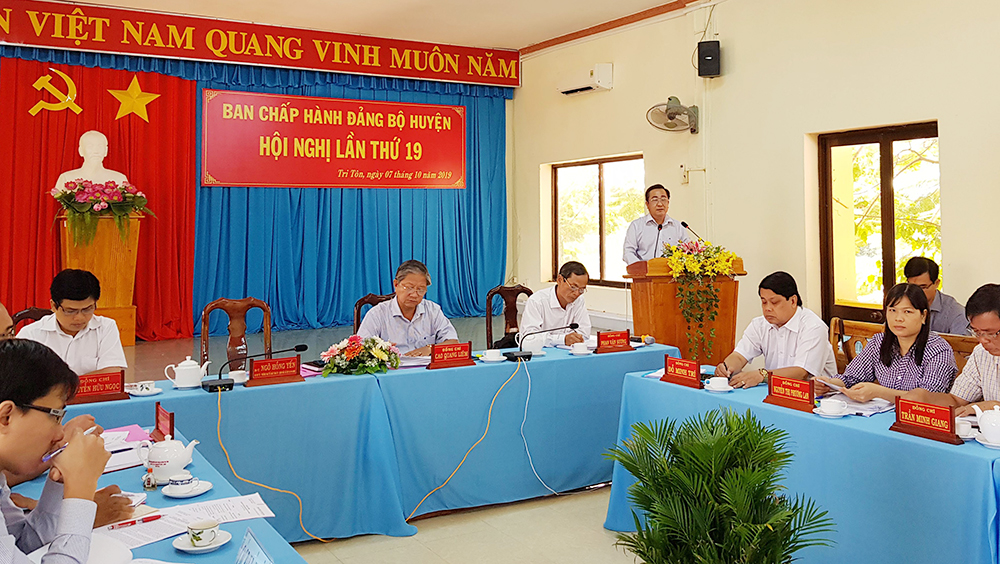 Tri Tôn cần chuẩn bị tốt Đại hội Đảng các cấp Tri Tôn cần chuẩn bị tốt Đại hội Đảng các cấp