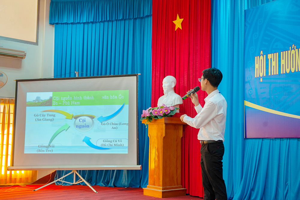 Tranh tài vòng chung kết Hội thi hướng dẫn viên du lịch giỏi tỉnh An Giang năm 2019 Tranh tài vòng chung kết Hội thi hướng dẫn viên du lịch giỏi tỉnh An Giang năm 2019