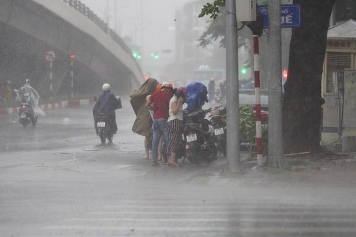 Dự báo thời tiết 8-10, miền Bắc mưa giông, đề phòng gió giật
