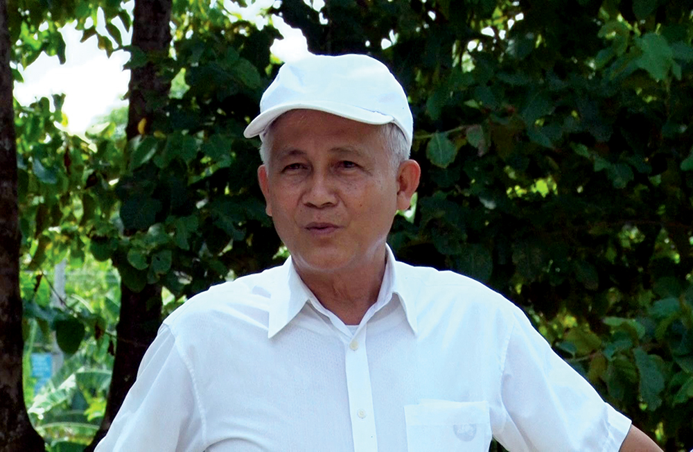 Lão nông học tập và làm theo Bác