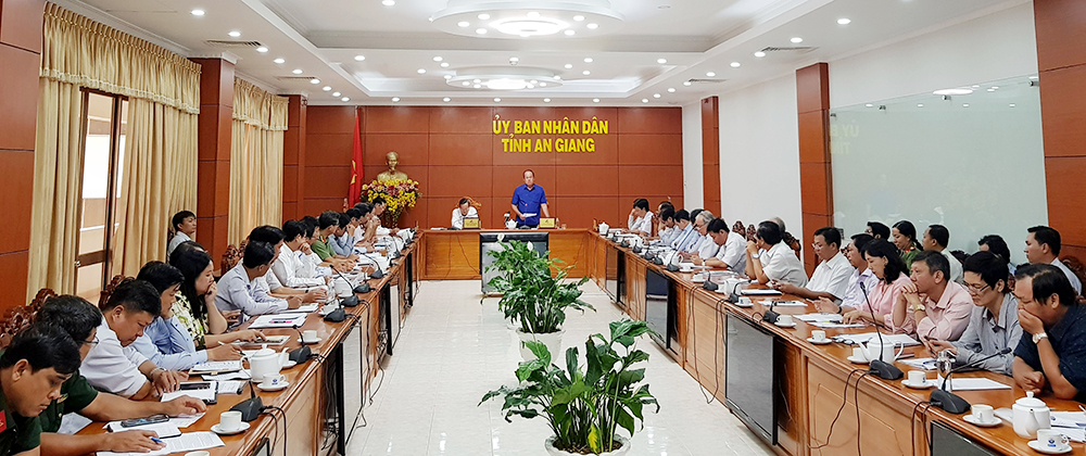 Chủ tịch UBND tỉnh Nguyễn Thanh Bình: "Cần minh bạch trong đấu thầu, xử lý nghiêm dự án chậm tiến độ" Chủ tịch UBND tỉnh Nguyễn Thanh Bình: