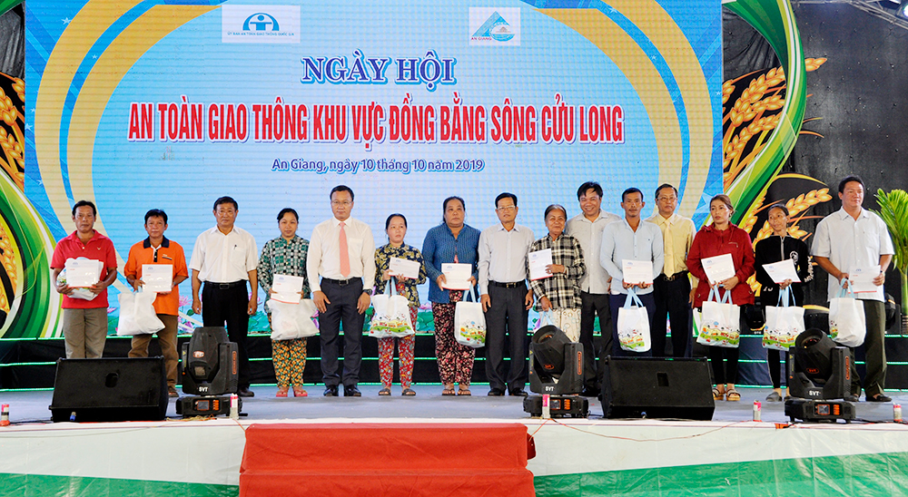 Sôi nổi Ngày hội an toàn giao thông khu vực ĐBSCL 2019 Sôi nổi Ngày hội an toàn giao thông khu vực ĐBSCL 2019
