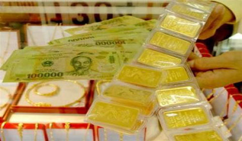 Giá vàng hôm nay 10-10, tìm mua tích trữ, giá neo cao