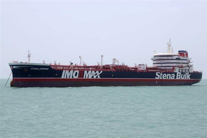 Nổ lớn nhằm vào tàu dầu Iran gần một hải cảng Saudi Arabia