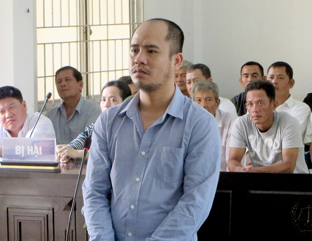 30 năm tù vì ham mê cờ bạc Bị cáo Phương tại phiên tòa