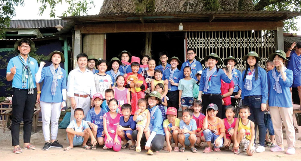Những hoạt động ý nghĩa của sinh viên Trường Đại học An Giang Chăm lo trẻ em vùng quê trong hoạt động hè tình nguyện