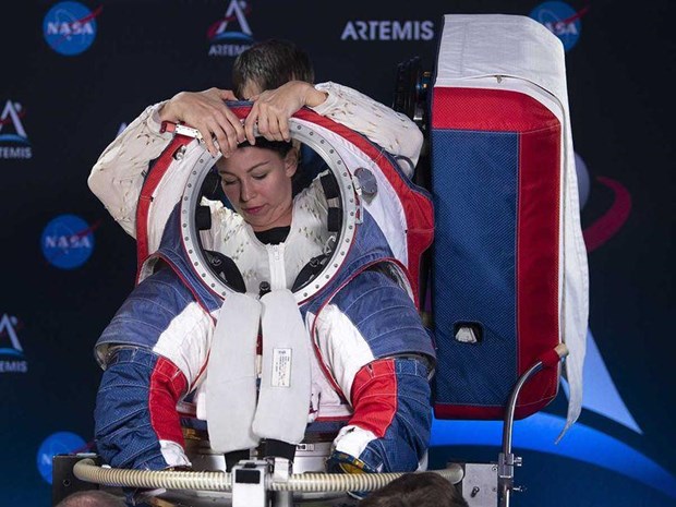 NASA trình làng mẫu trang phục mới dành cho các phi hành gia