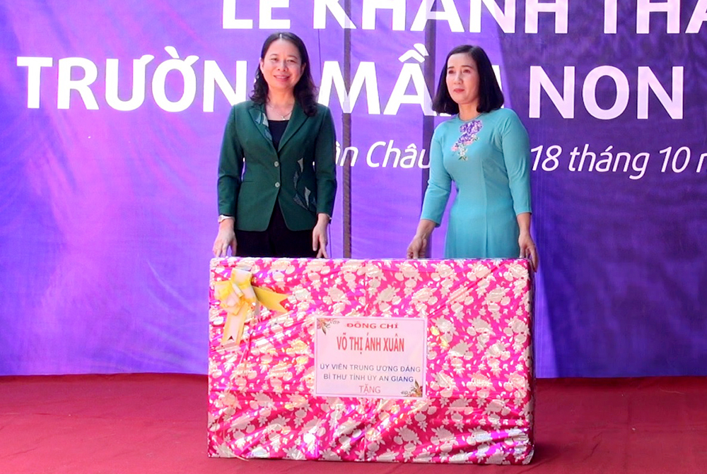 Bí thư Tỉnh ủy Võ Thị Ánh Xuân dự Lễ khánh thành Trường Mầm non Long Sơn Bí thư Tỉnh ủy Võ Thị Ánh Xuân dự Lễ khánh thành Trường Mầm non Long Sơn