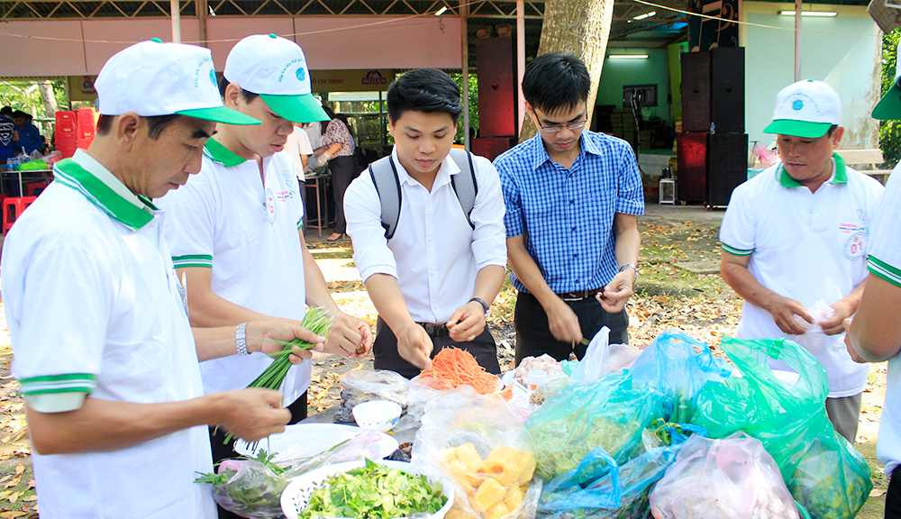 Khối thi đua 8 đoạt giải nhất Hội thi khéo tay “Chia sẻ việc nhà” Khối thi đua 8 đoạt giải nhất Hội thi khéo tay “Chia sẻ việc nhà”