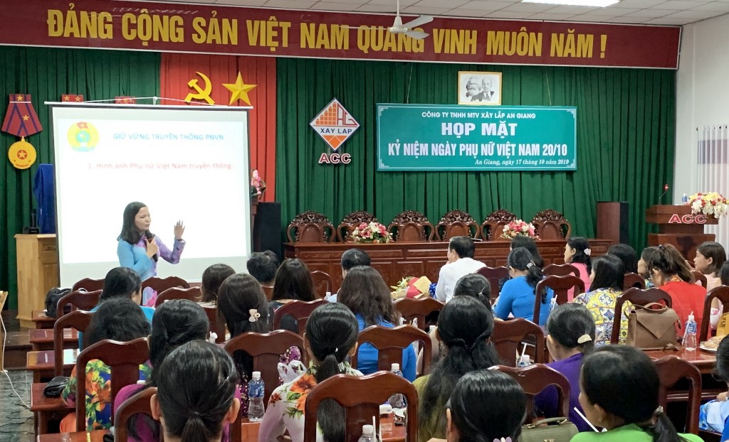 Các cấp công đoàn tổ chức hoạt động chào mừng ngày Phụ nữ Việt Nam 20-10