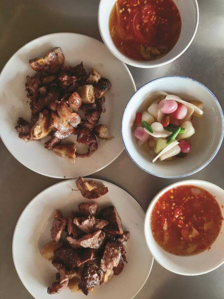 Hấp dẫn món cơm bò nướng, bánh canh tép