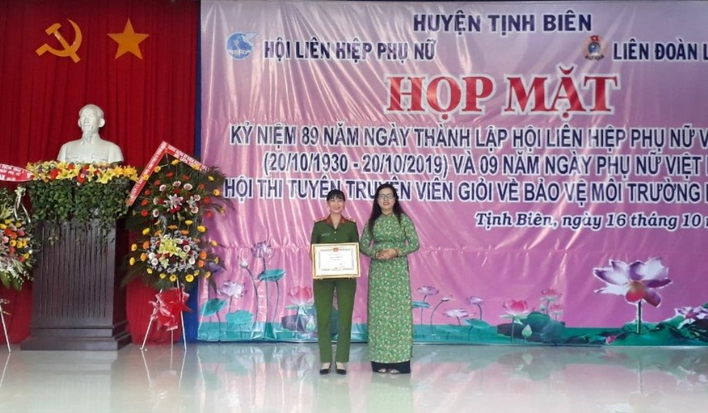 Các cấp công đoàn tổ chức hoạt động chào mừng ngày Phụ nữ Việt Nam 20-10