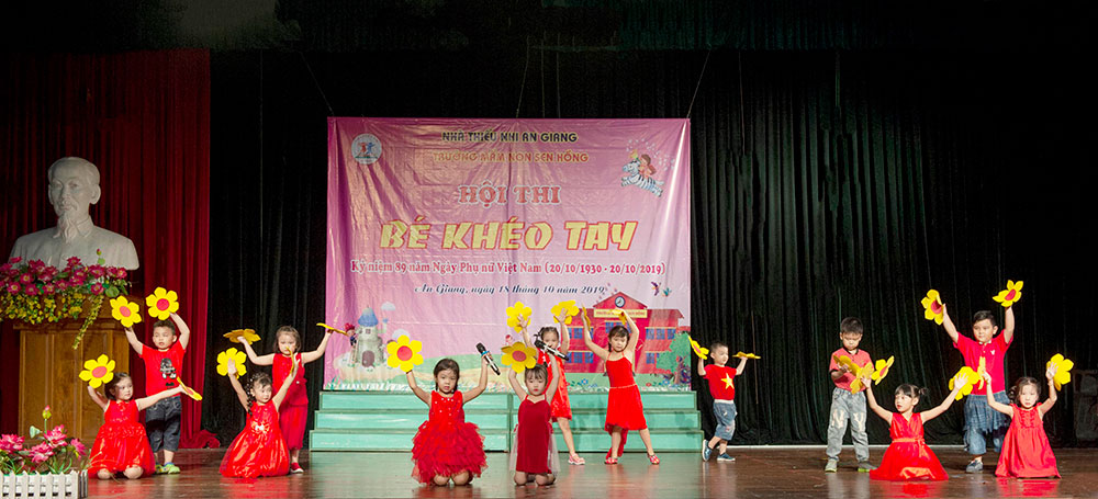 Trường Mầm non Sen Hồng tổ chức Hội thi bé khéo tay
