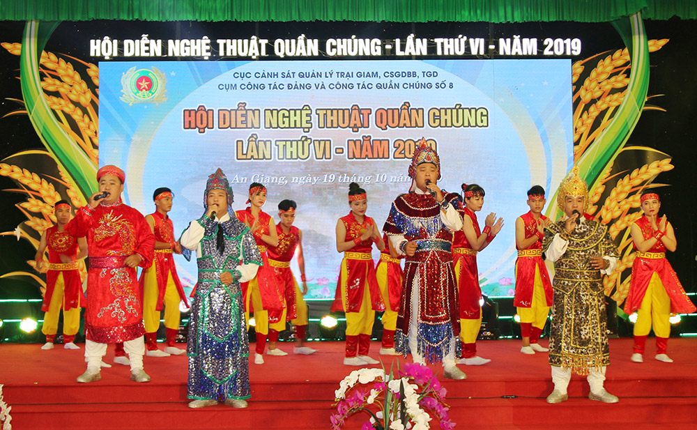 Hội diễn nghệ thuật quần chúng Cụm công tác Đảng và công tác quần chúng số 8