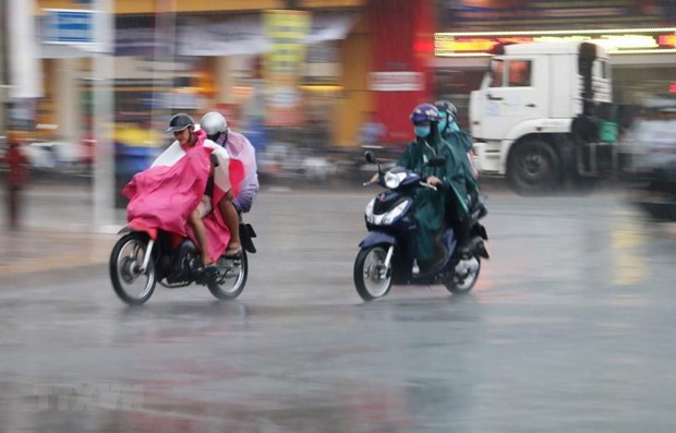 Các tỉnh từ Nghệ An đến Khánh Hòa tiếp tục có mưa to và dông