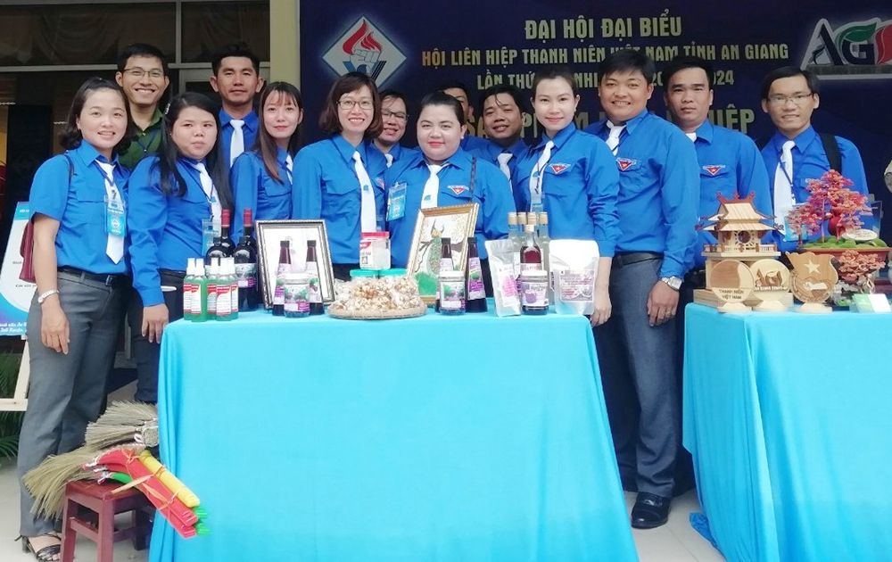 Đồng hành cùng thanh niên khởi nghiệp Đồng hành cùng thanh niên khởi nghiệp