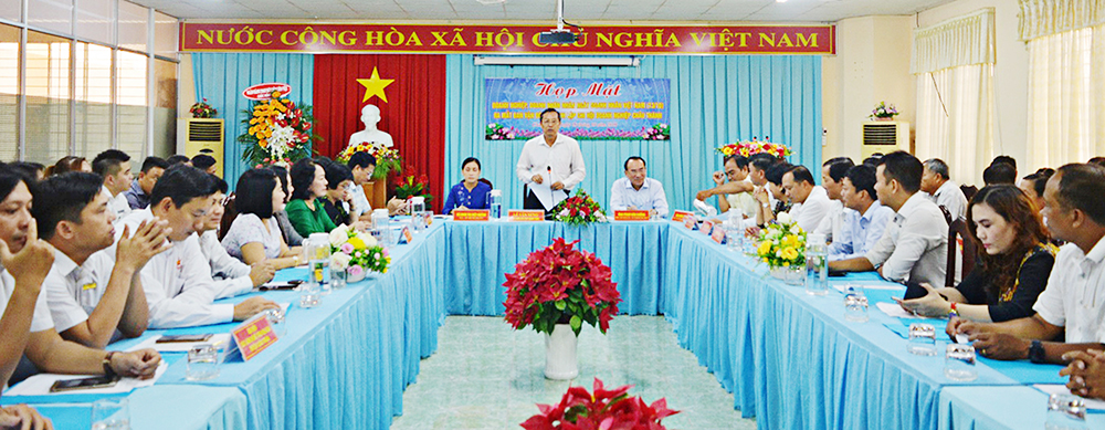 Ra mắt Ban vận động thành lập Chi hội Doanh nghiệp huyện Châu Thành Ra mắt Ban vận động thành lập Chi hội Doanh nghiệp huyện Châu Thành