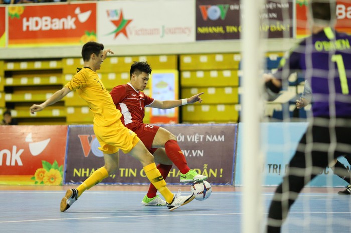 HLV Miguel Rodrigo tạo nên lịch sử khi giúp Futsal Việt Nam đánh bại Australia