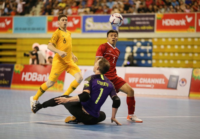 HLV Miguel Rodrigo tạo nên lịch sử khi giúp Futsal Việt Nam đánh bại Australia