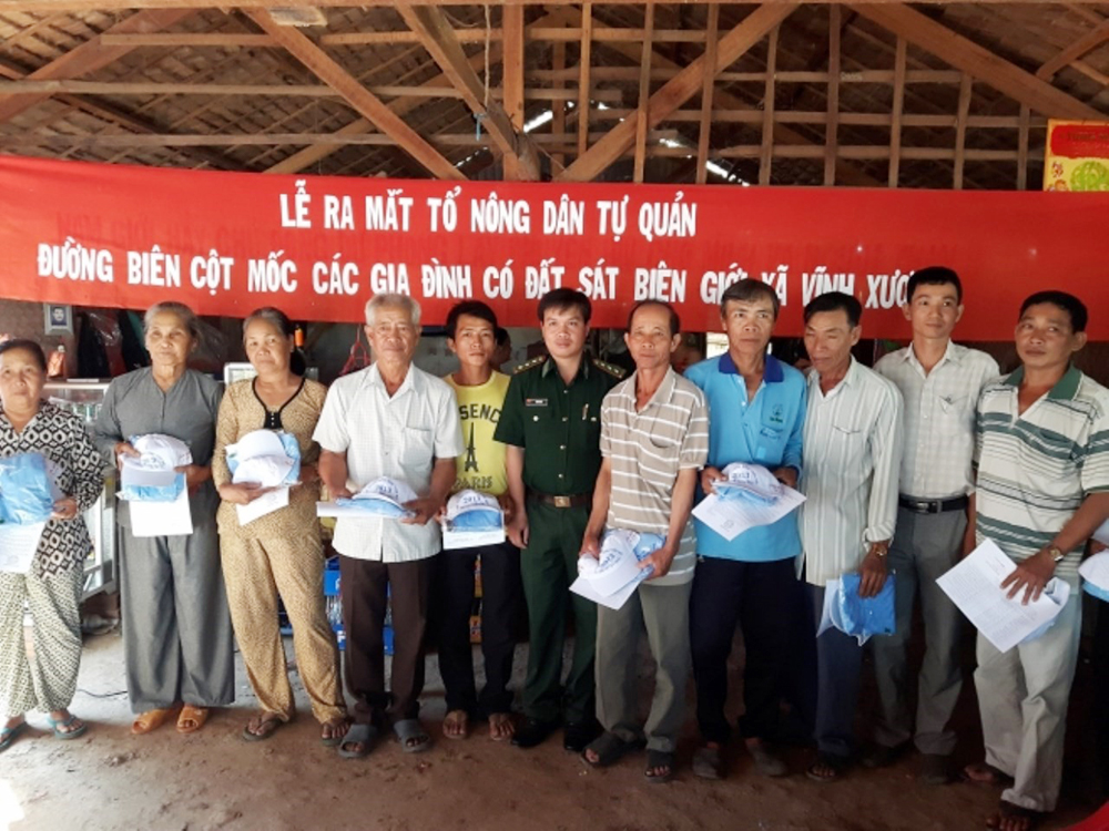 Đảng trong lòng người dân biên giới An Giang - Kỳ 3: Tình quân dân như cá với nước Đảng trong lòng người dân biên giới An Giang Xây dựng cột mốc trong lòng nhân dân - Kỳ 3: Tình quân dân như cá với nước