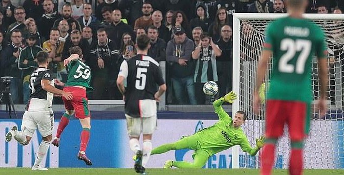 Ronaldo im tiếng, Dybala giải cứu Juventus trong 3 phút