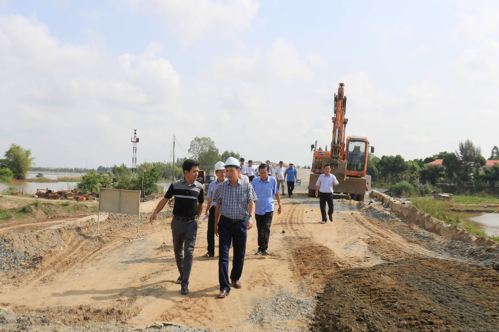 Kiểm tra tiến độ thực hiện một số công trình giao thông trọng điểm Kiểm tra tiến độ thực hiện một số công trình giao thông trọng điểm