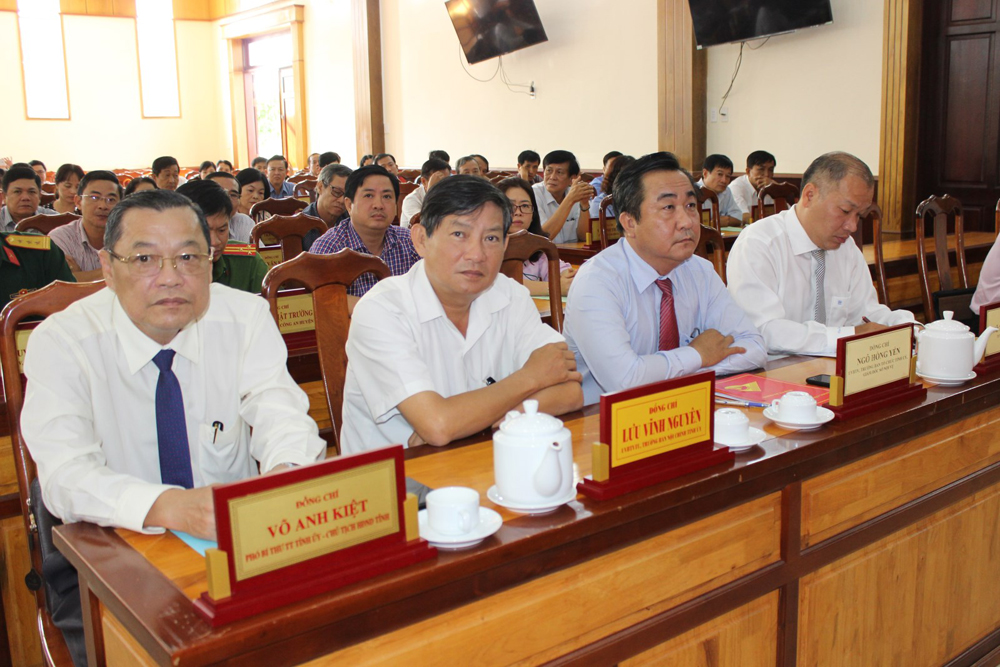 Điều động, chỉ định Giám đốc Sở Công thương Võ Nguyên Nam giữ chức Bí thư Huyện ủy Chợ Mới Điều động, chỉ định Giám đốc Sở Công thương Võ Nguyên Nam giữ chức Bí thư Huyện ủy Chợ Mới