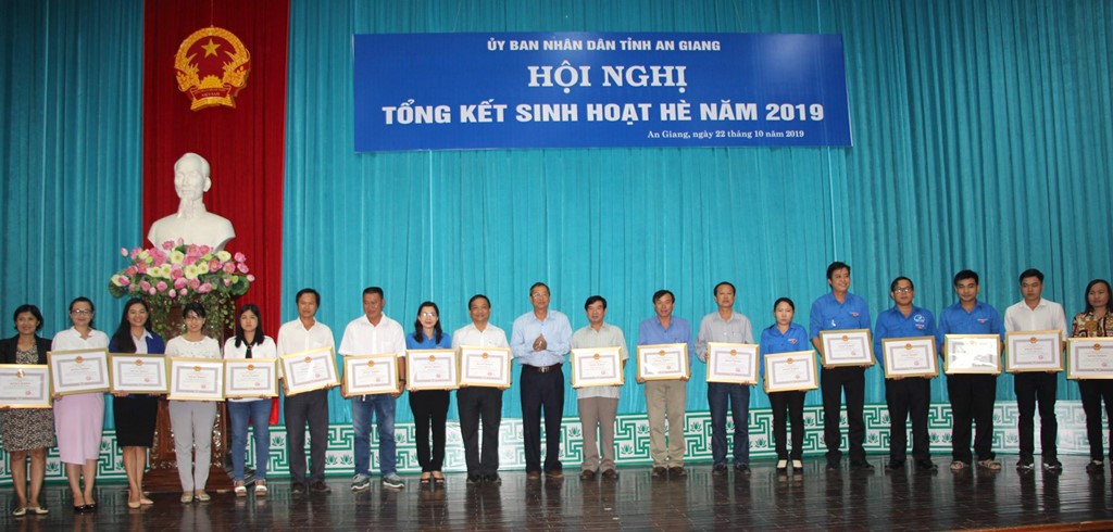 Cộng đồng và cả hệ thống chính trị quan tâm trẻ em