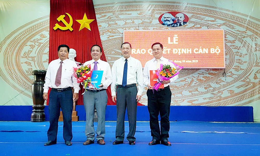 Điều động, chỉ định Bí thư Đảng ủy khối Cơ quan và Doanh nghiệp tỉnh Huỳnh Quốc Thái giữ chức Phó Bí thư Thị ủy Tân Châu Điều động, chỉ định Bí thư Đảng ủy khối Cơ quan và Doanh nghiệp tỉnh Huỳnh Quốc Thái giữ chức Phó Bí thư Thị ủy Tân Châu