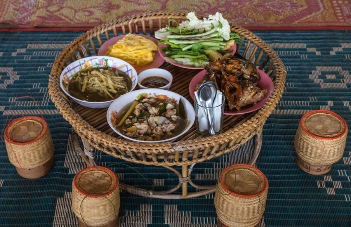 Thỏa sức khám phá ẩm thực Lào ngon quên lối về