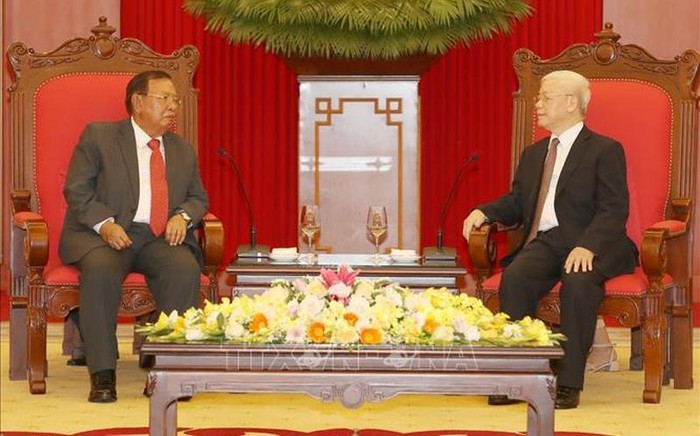 Tình nghĩa Việt-Lào vững bền hơn núi, hơn sông