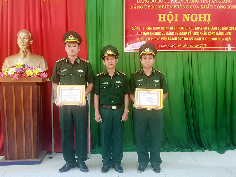 Hiệu quả từ việc đảng viên phụ trách hộ gia đình ở biên giới
